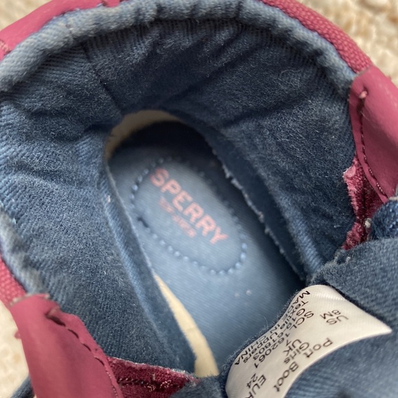 Sperry kids waterproof winter boot, size US 8, purple/blue, excellent condition - Picture 3 of 6